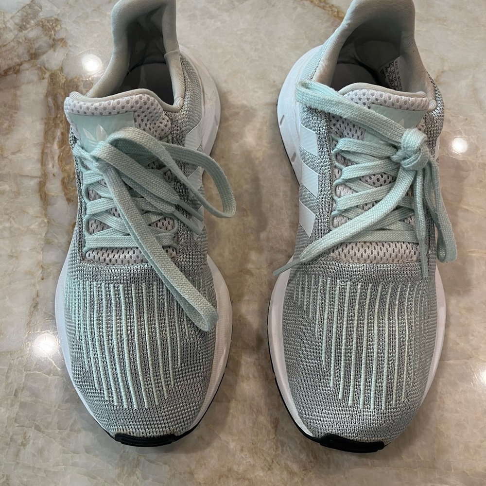 Women’s Adidas Swift Run shoes size 7 US